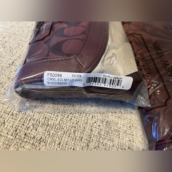 NWT🔥🩶Coach Wristlet - Picture 5 of 5